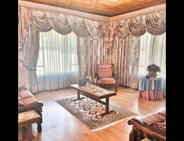 6 BEDROOM FREESTANDING FOR SALE IN MULBARTON